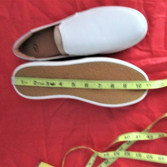 UGG Women's Cas Slip-On Leather Sneakers - Picture 8 of 8